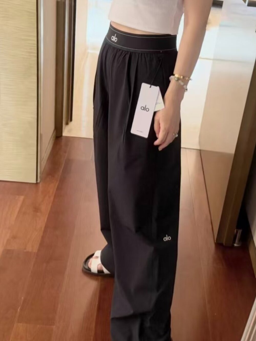 NWT😍ALO Yoga Suit Up Trouser | Wide Leg | Regular 30" Inseam🍷Comfy &Versatile - Picture 8 of 9